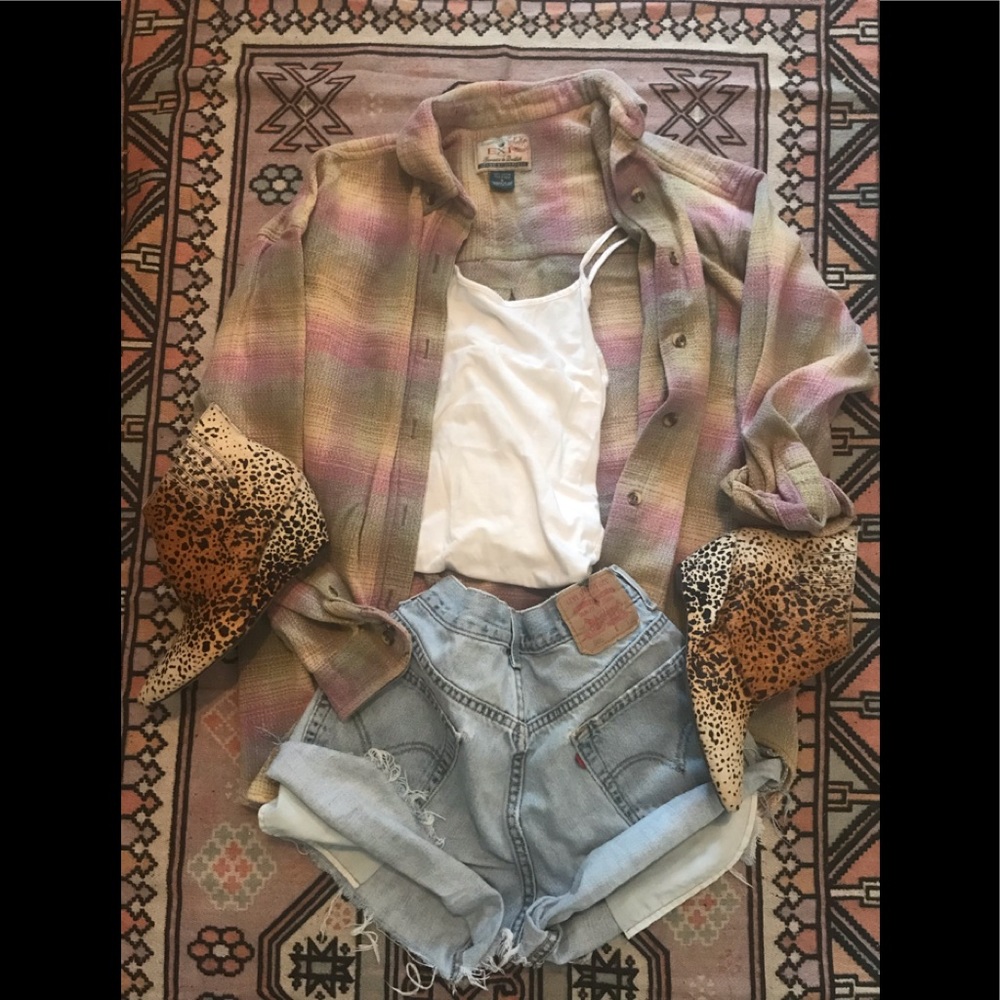 •VINTAGE 90’s EXPRESS PLAID BUTTON DOWN•